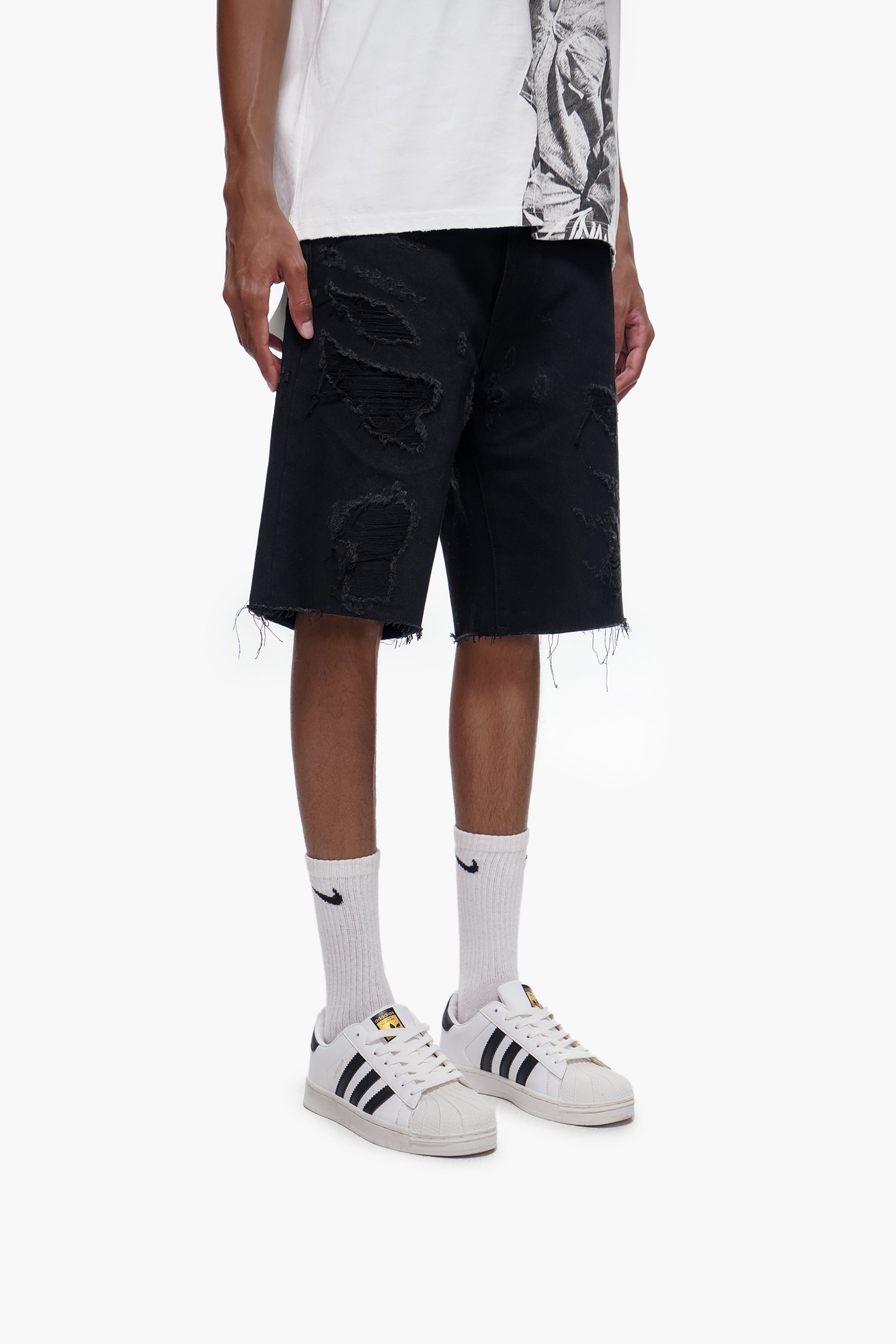 DISTRICT - Black Denim Shorts