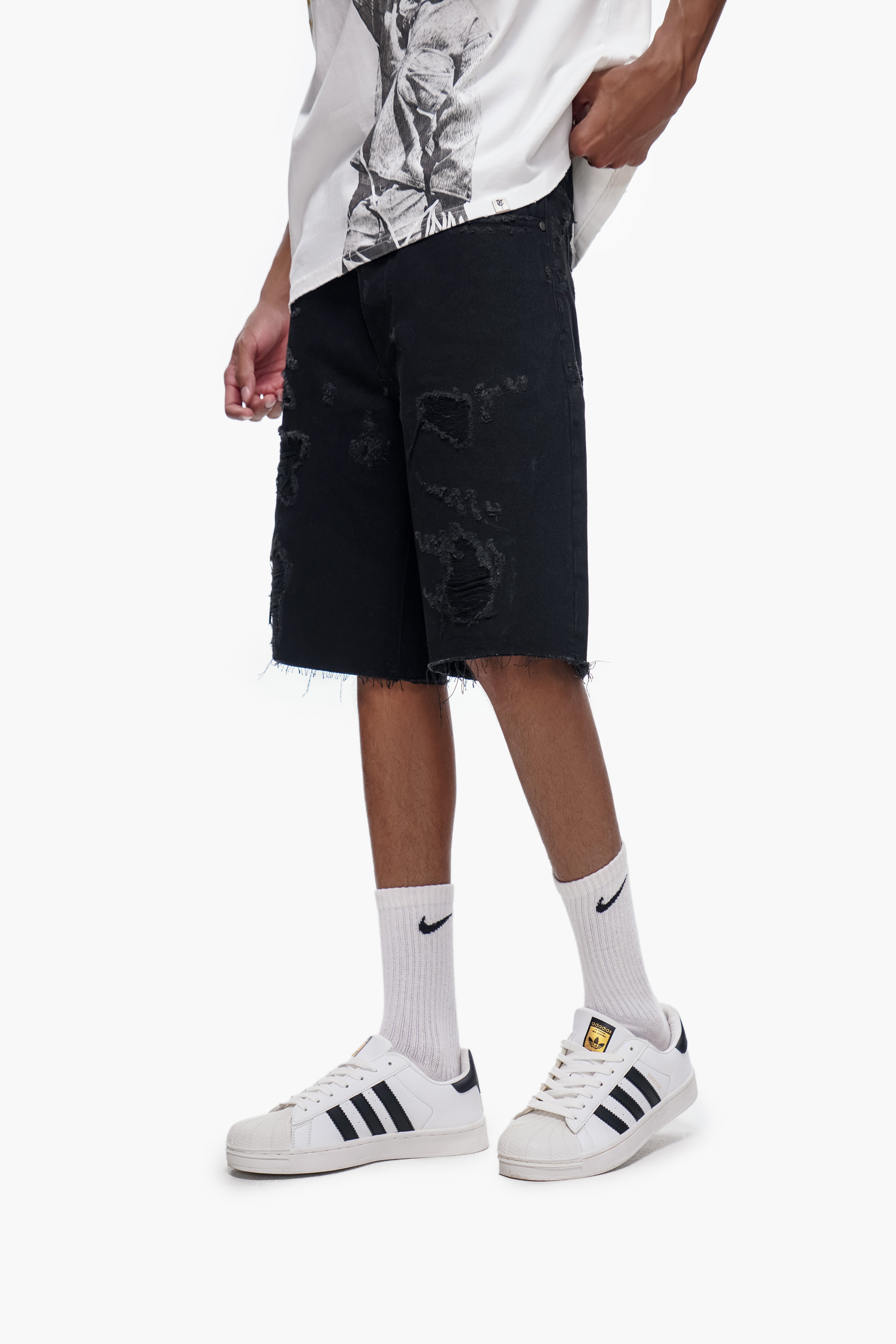 DISTRICT - Black Denim Shorts