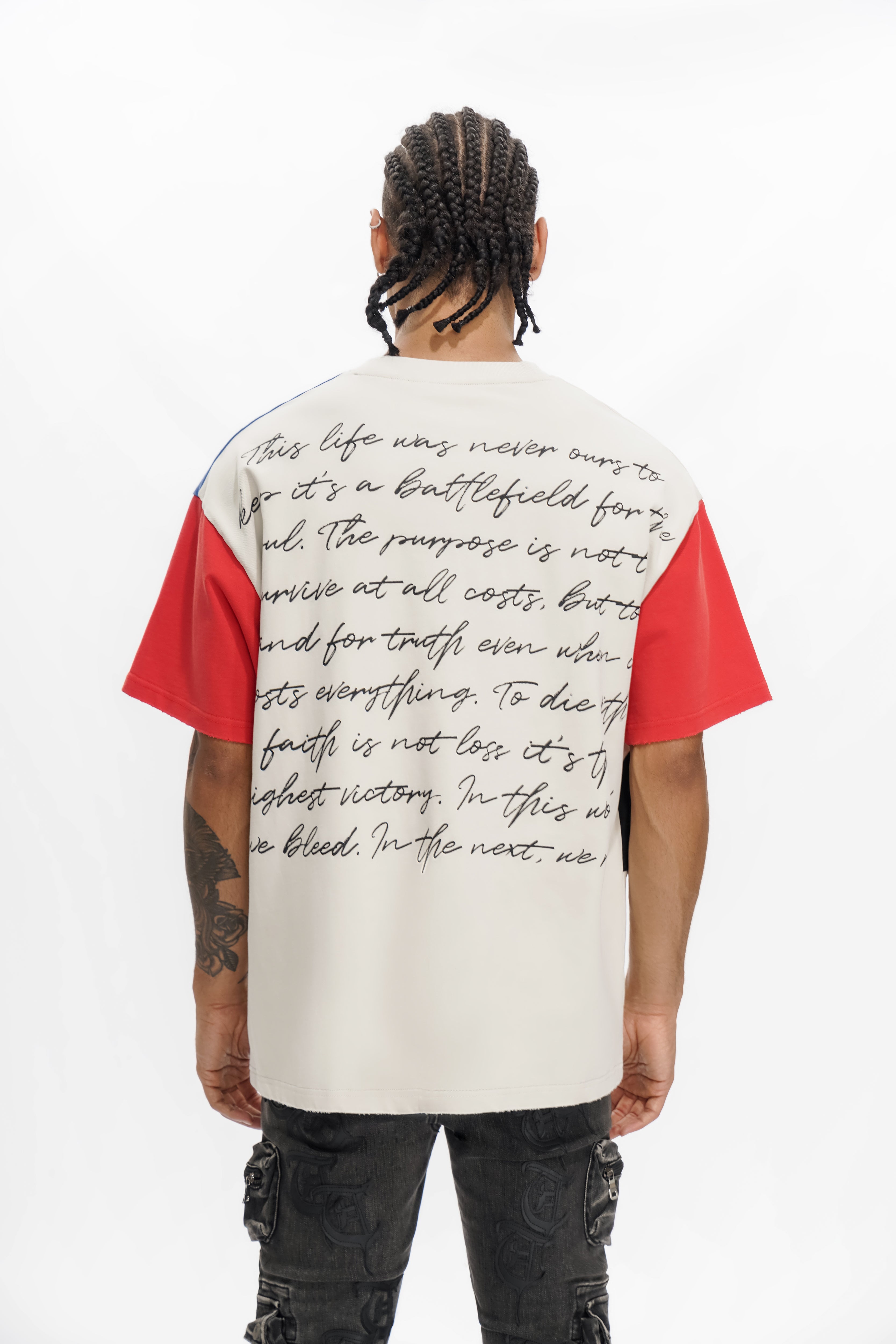 Mehrfarbiges T-Shirt „ACADEMIC WARFARE“