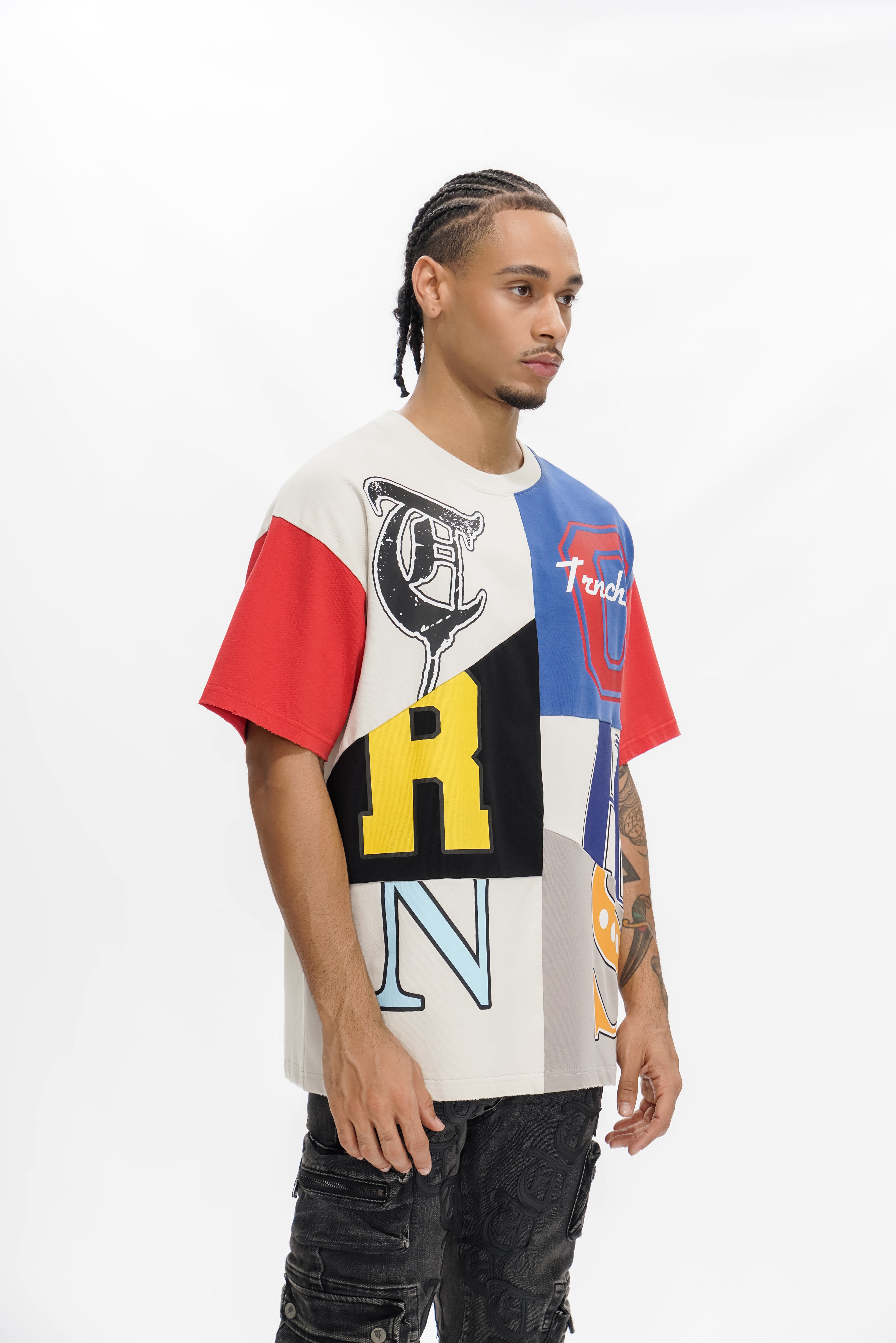 Mehrfarbiges T-Shirt „ACADEMIC WARFARE“