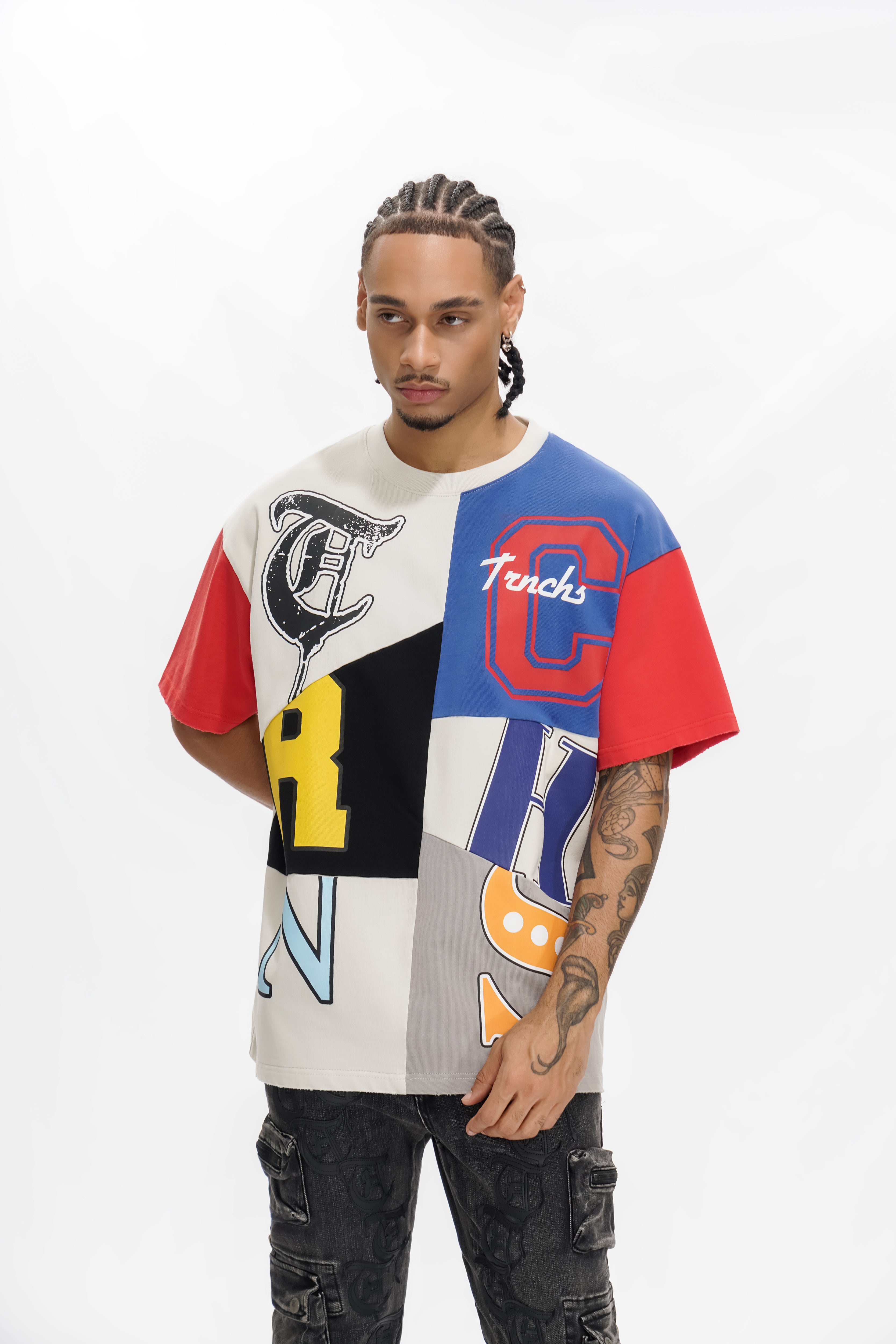 Mehrfarbiges T-Shirt „ACADEMIC WARFARE“