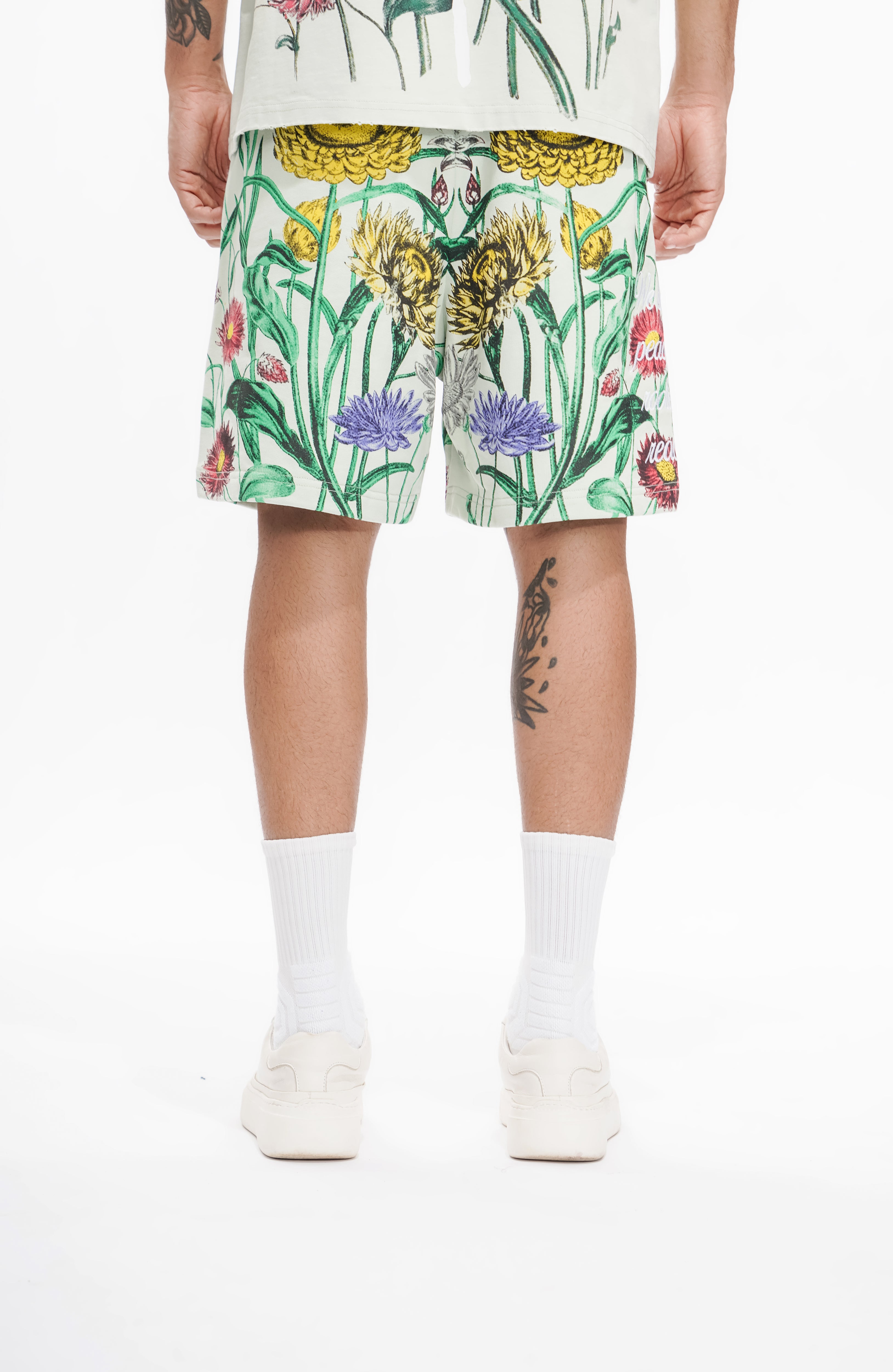 GRANDI EN SHORT DE GUERRE