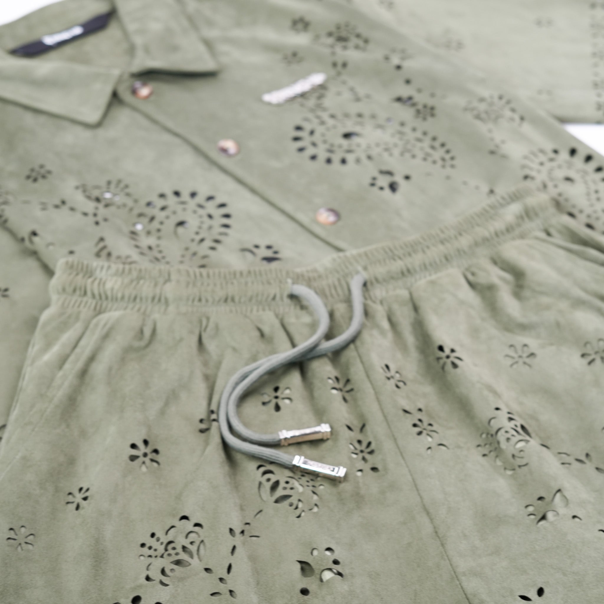 "EISABA" Olive Button Up