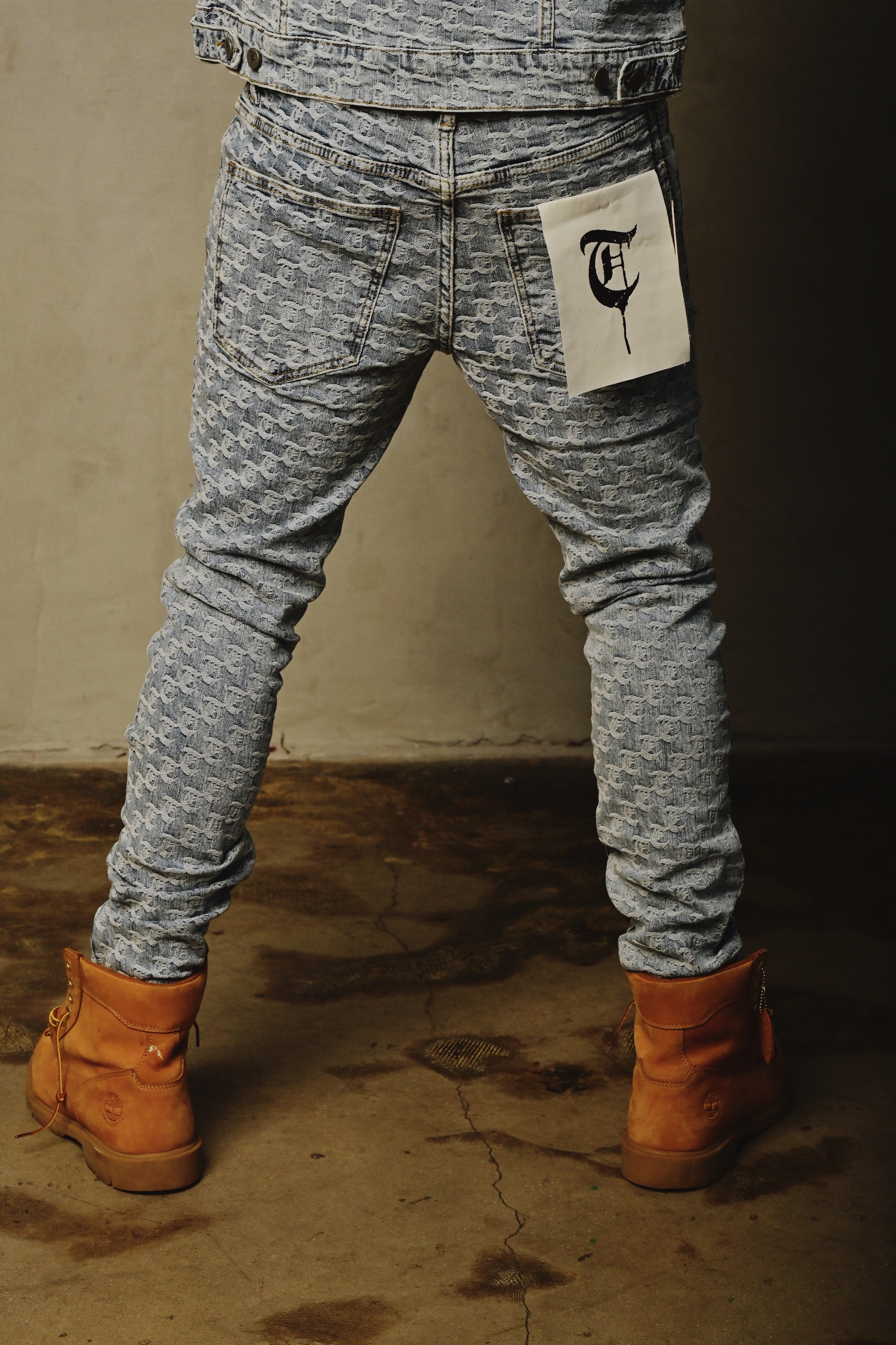 "RAFAH" Light Wash Jean