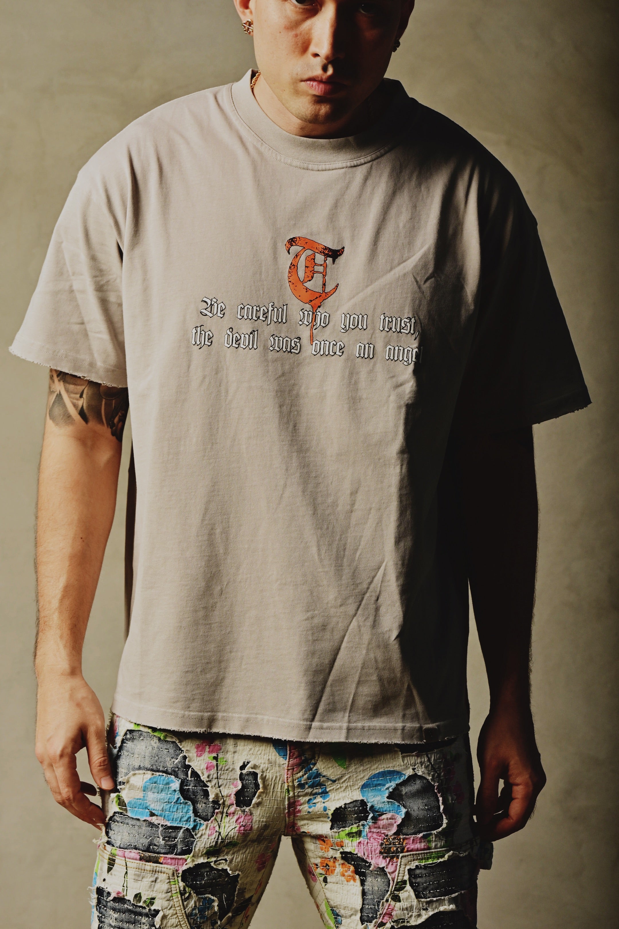 "GUNS" Grey Tee