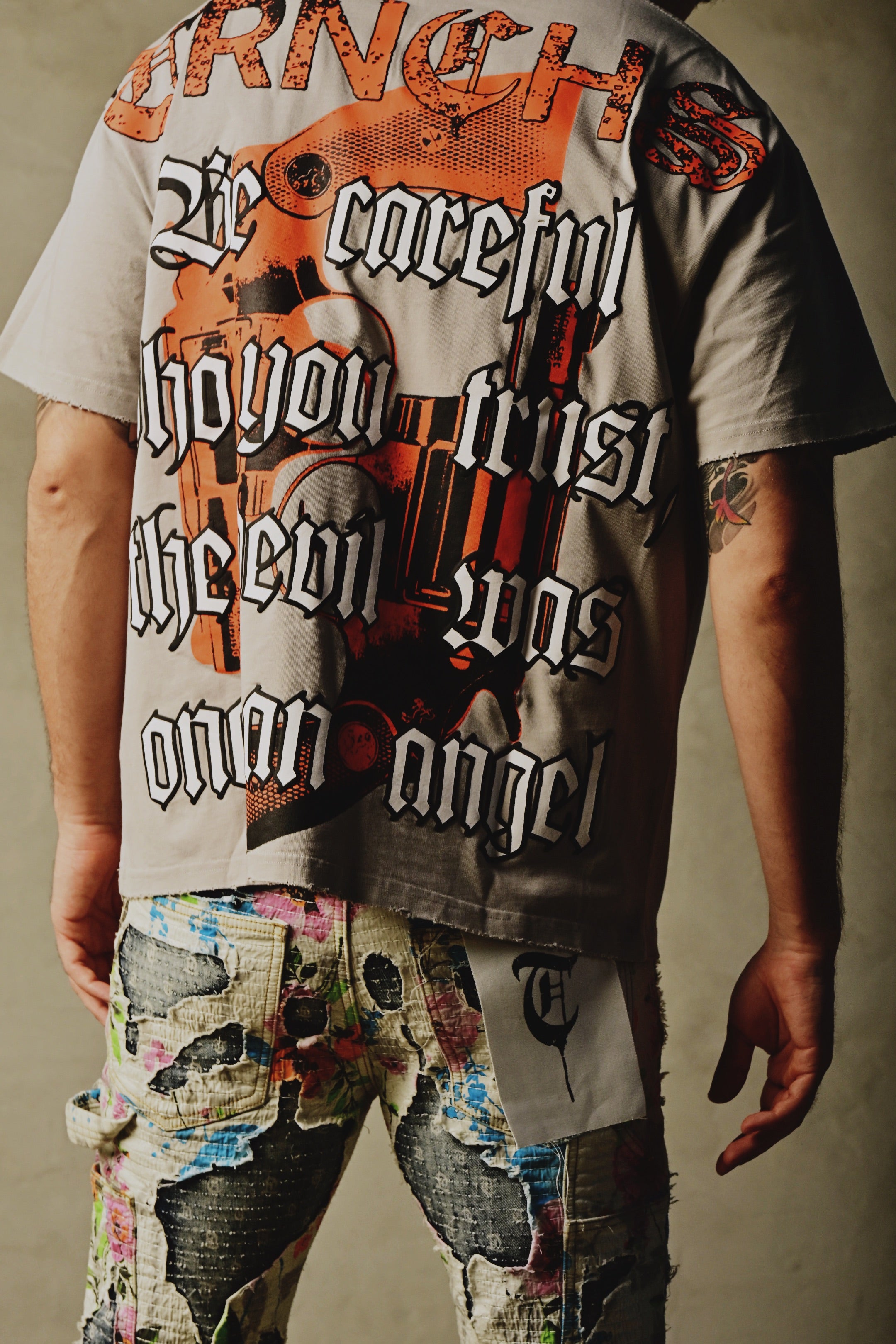 "GUNS" Grey Tee