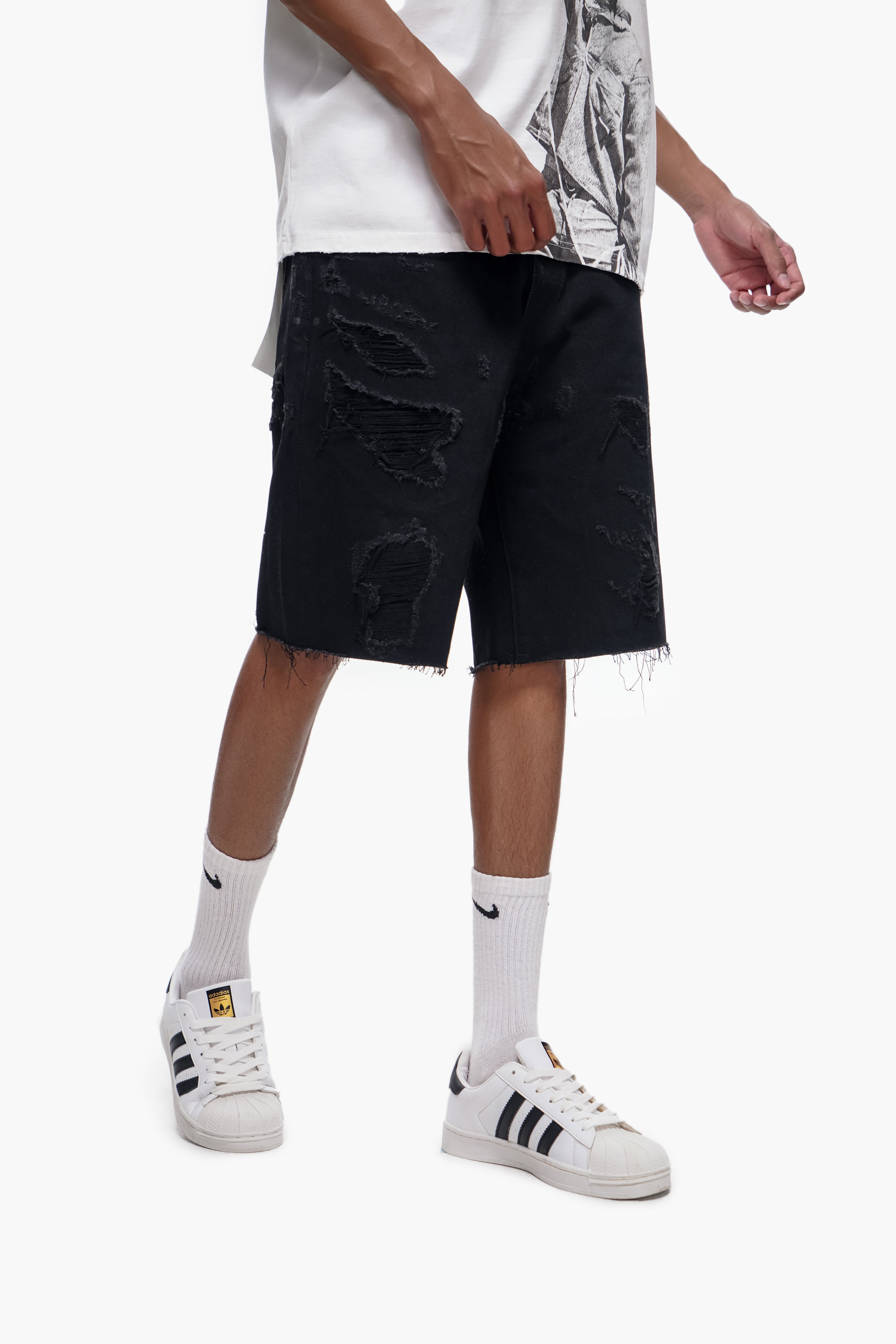DISTRICT - Black Denim Shorts