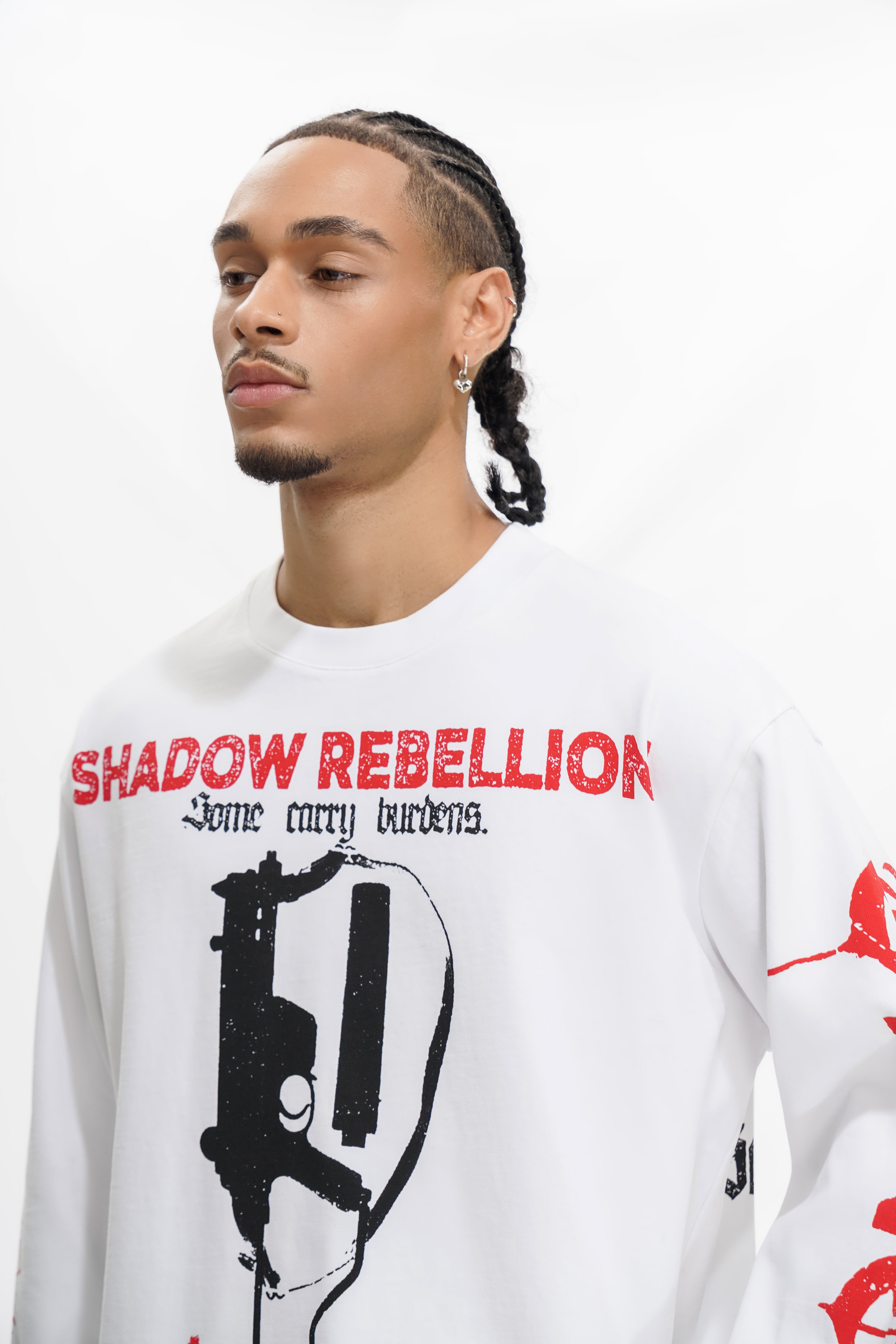 "SHADOW REBELLION" Weißes Langarmshirt